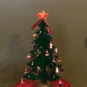 Wooden Grinch Advent Tree